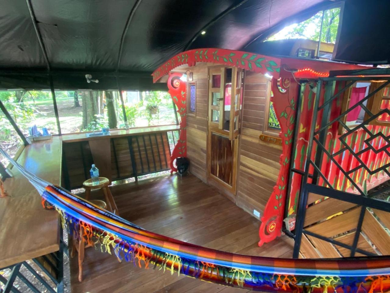 فندق Gypsy Wagons بافونيس المظهر الخارجي الصورة