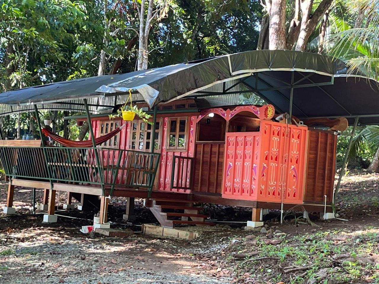 فندق Gypsy Wagons بافونيس المظهر الخارجي الصورة